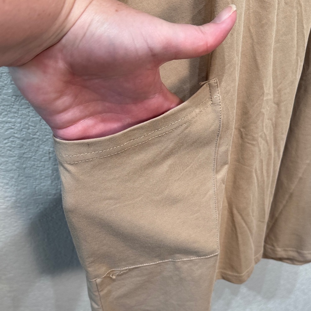 Women's 2XL Tan V-Neck‎ Short Sleeve Romper - Picture 6 of 8